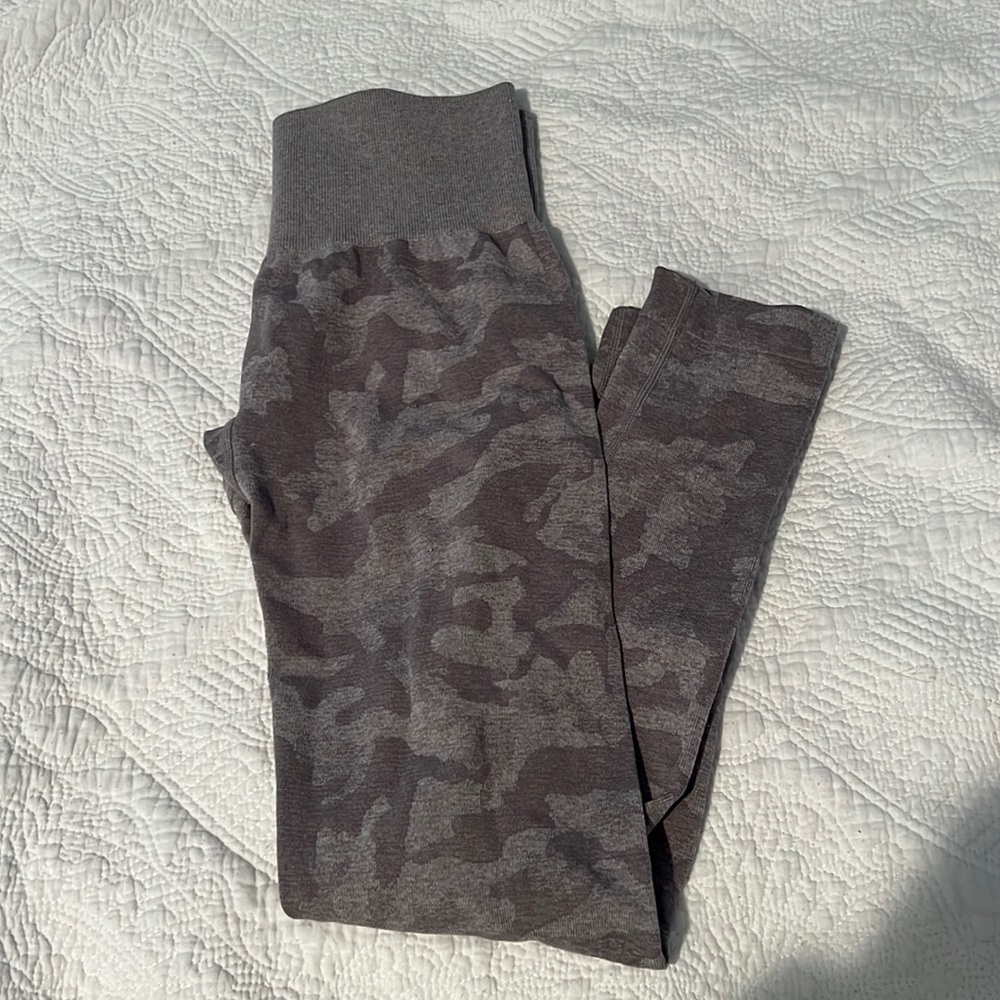 NVGTN Camo Leggings Size Small